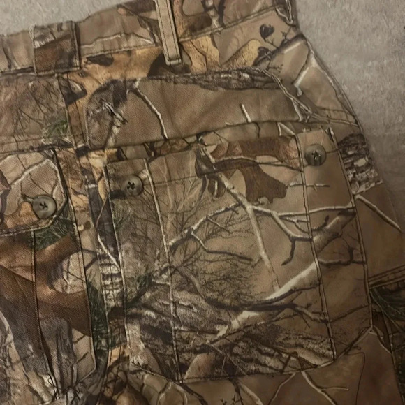 Real Tree Game Winner Camo Pants youth 24” - Picture 8 of 11